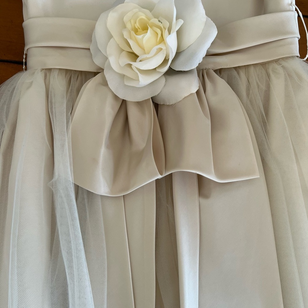 Fenaroli for Regalia Satin-look Ivory/Champagne Flower Girl Dress Girls Sz: 12 - Picture 2 of 13